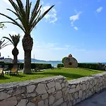 Nadia's & In Argasi, Sea-view Аргаси